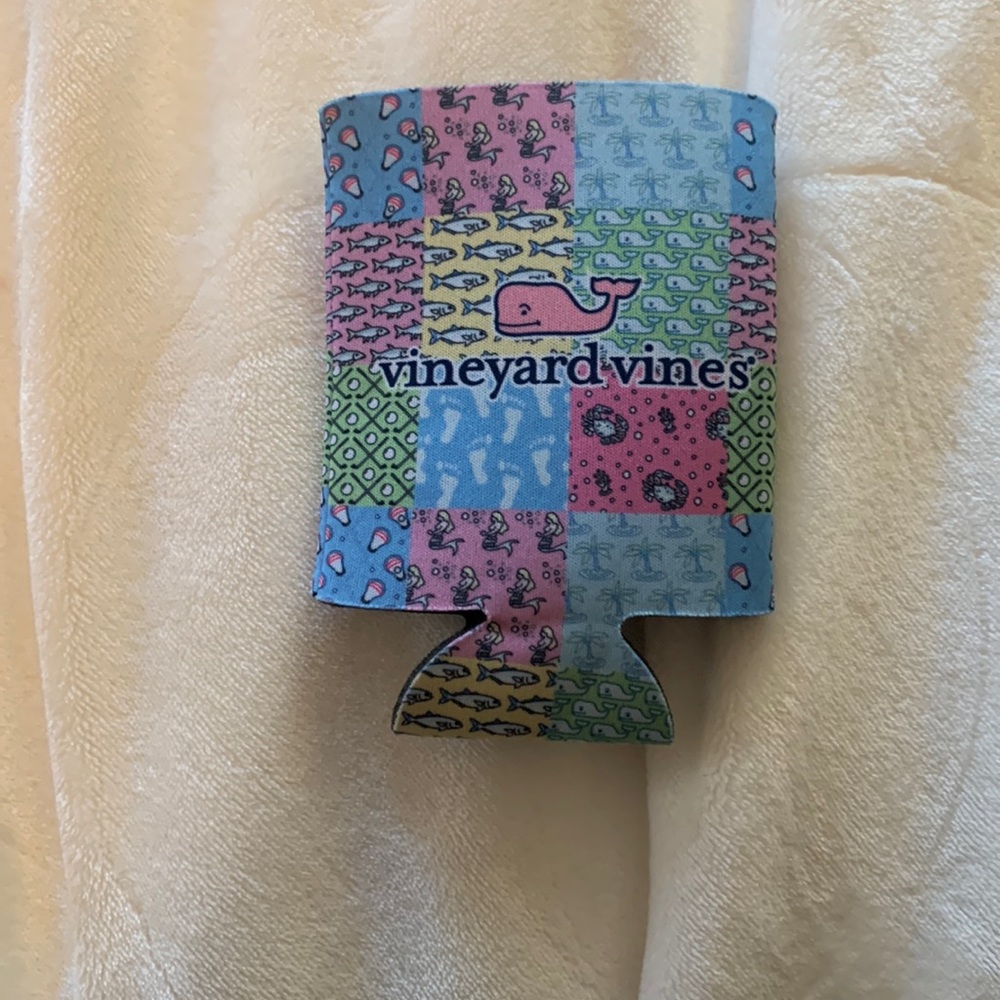 Vineyard vines coozie